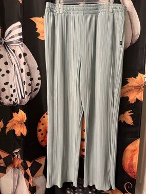 Vans Women’s XL Pleated Drawstring Pleated Pants NWOT